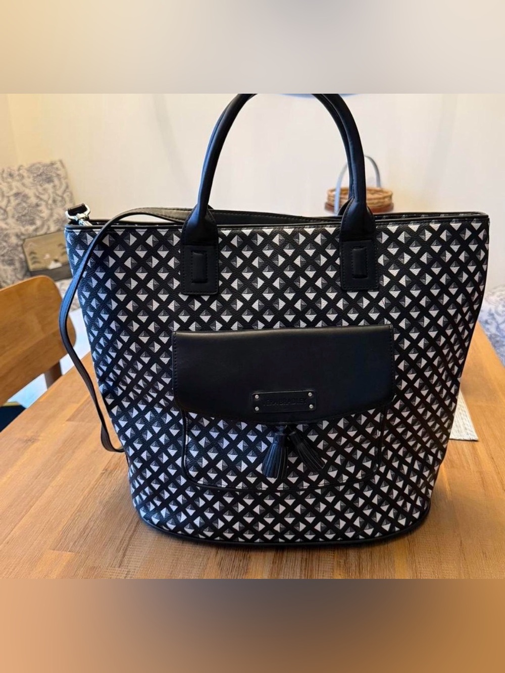 Vera Bradley Geometric Tote Bag – Like New / Unused - Picture 2 of 8